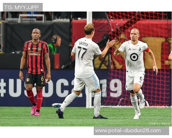 亚特兰大对阵芝加哥的精彩直播全程回顾与赛后分析